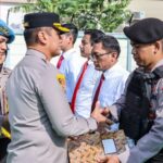 Atas Dedikasi dan Prestasi, Kapolres Metro Jakarta Barat Beri Penghargaan kepada 62 Personel