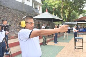 Dankormar Asah Kemampuan Menembak Pistol Bersama Pejabat Utama Kormar