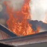 Diduga Akibat Korsleting Listrik, Rumah Berlantai Dua Hangus Terbakar