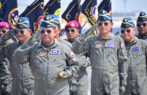Dankormar Terima Brevet Kehormatan Penerbang TNI AL