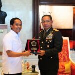 Panglima TNI Terima Kunjungan Menteri Kehutanan di Mabes TNI