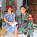Berbagi Keberkahan, Babinsa Jatiraden Bagikan Beras Kepada Anak Yatim dan Warga Dhuafa