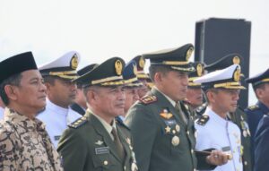 Dandim 0502 Jakarta Utara Hadiri Upacara Tabur Bunga di KRI Semarang untuk Peringati Hari Pahlawan