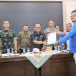 Dandim 0507/Bekasi Bersama Forkopimda Hadiri Rapat Audiensi dengan Aliansi Buruh Bekasi Melawan di Balai Patriot