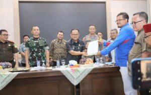 Dandim 0507/Bekasi Bersama Forkopimda Hadiri Rapat Audiensi dengan Aliansi Buruh Bekasi Melawan di Balai Patriot