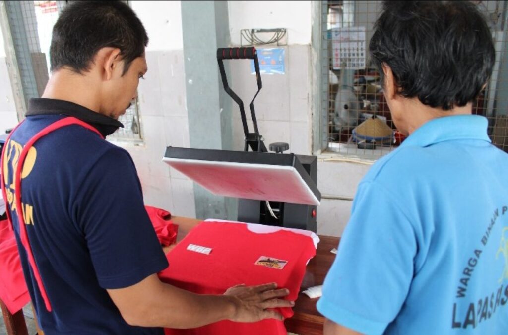 Lapas Pasuruan Terima Pesanan Produksi Ribuan Kaos untuk Lapas Nunukan