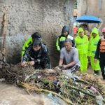 Banjir Bandang Terjang Sukabumi, Polri Evakuasi Ibu dan Bayi dari Gang Sempit