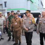 Kunjungan Forkopimko Jakarta Utara dalam Rangka Monitoring Peribadatan Misa Malam Natal di Gereja GPIB Jemaat Petra