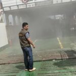 TNI AL Lantamal IV Evakuasi KMP Mulia Nusantara Yang Terbakar Di Perairan Telaga Punggur