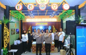 Polri Raih Juara I Kategori Booth Terfavorit di Kampung Hukum 2025 Mahkamah Agung