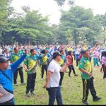 Sambut Hari Jadi Kota Bekasi ke-28, Danramil 05/Bantargebang Ikuti Kegiatan Bazar UMKM dan Senam Bersama