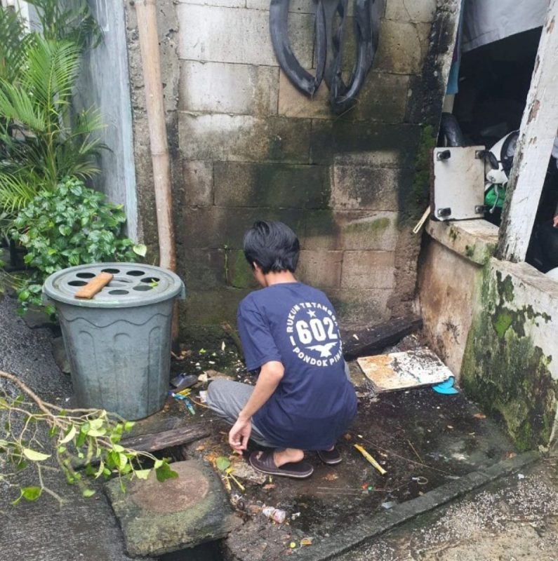 Kerja Bakti Warga RT 006 RW 02 Pondok Pinang dalam Upaya Pencegahan DBD