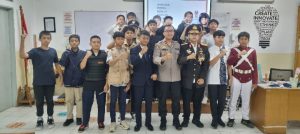 Kapolsek Ciputat Timur Jadi Narasumber di SMP Pembangunan Jaya, Motivasi Siswa Jadi Generasi Emas 2045