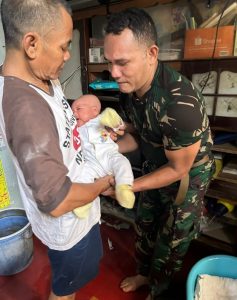 Aksi Cepat Tanggap, Serda Messak Selamatkan Balita