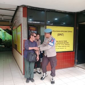 Unit Propam Polsek Ciputat Timur Berikan Pelayanan Prima kepada Tuna Netra yang Membuat Laporan