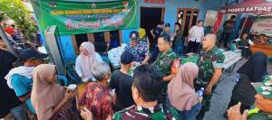 Koramil 03/Tanjung Priok Berbagi Berkah Ramadan dengan Pembagian Takjil