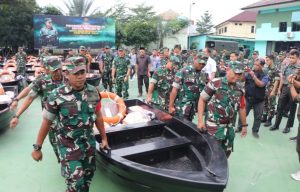 Kodim 0507/Bekasi Terima 50 Unit Alat Angkutan Air Bantuan dari Panglima TNI