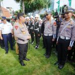 Kapolri Pimpin Apel Gelar Pasukan Operasi Ketupat 2025 di Surabaya