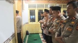 Kapolres Metro Jakarta Pusat Gelar Tarawih Keliling dan Beri Pesan Kamtibmas di Musholla Al-Ikhlas
