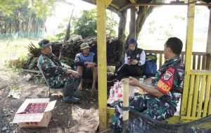 Dukung Ketahanan Pangan Wilayah Binaan, Babinsa Padurenan Bersama Tim PPL Gelar Komunikasi Sosial dengan Kelompok Tani