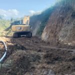 Alat Berat Pemkab Toba Terus Bekerja,Mulai dari Perbaikan Hingga Pembukaan Jalan