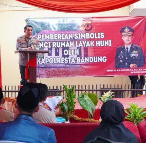 Polisi di Bandung ‘Patungan’, Biayai Perbaikan Rumah Warga Korban Gempa