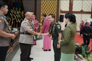 Kolonel Inf. Bangun Siregar raih Penghargaan UNGGUL Sespimti Polri 2025