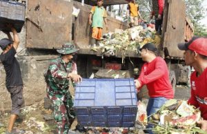 Peringati HUT RI ke-80, Kodim 0507/Bekasi Gelar Serbuan Teritorial Karya Bakti Pembersihan Pasar Bersama Tiga Pilar