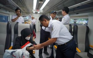 Rayakan HUT Ke-80 RI, KAI Commuter Tampilkan Livery Baru Commuter Line Basoetta