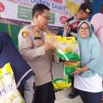 5 Ton Beras Murah Ludes dalam Beberapa Jam, Polsek Duren Sawit Gelar Gerakan Pangan Murah