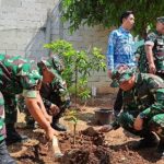 TMMD 125 Kodim 0507/Bekasi Gelar Penanaman Pohon di Ponpes Nur Al-Istiqomah, Hijaukan Lingkungan untuk Masa Depan