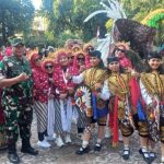 Babinsa Duren Sawit Amankan Karnaval HUT ke-80 RI di Pondok Kopi, Jakarta Timur