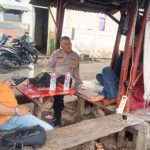 Bhabinkamtibmas Pondok Kopi Jalin Kedekatan Warga, Ajak Aktif Siskamling untuk Cegah Kriminalitas