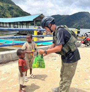 Satgas Ops Damai Cartenz Tebar Kedamaian di Paniai Lewat Sentuhan Humanis dan Edukasi Anak
