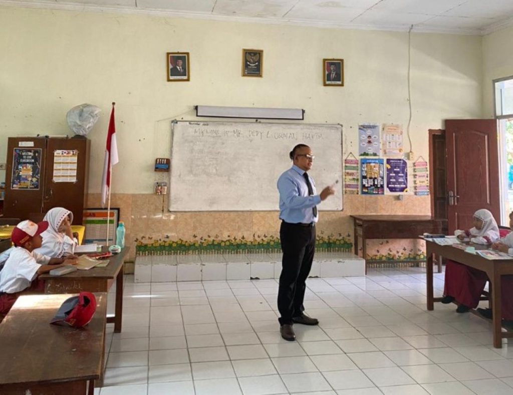 Peringatan Hari Guru 2025, Praktisi Hukum Kediri Dedy Luqman Hakim Ikut Kegiatan Sehari Orang Tua Mengajar