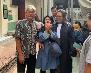 Tak Terbukti Serobot Tanah, PN Surabaya Vonis Bebas Lansia Donokerto