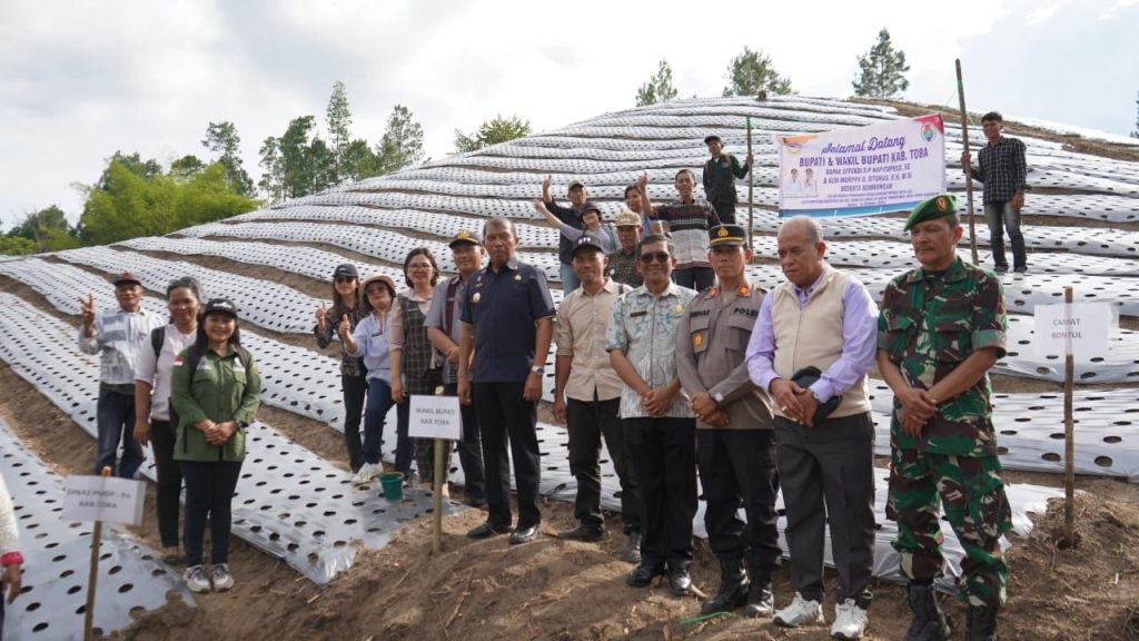 Bumdesma Anugrah LKD Bonatua Lunasi Kembangkan Usaha Bawang Merah