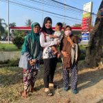 Warga Plaju Digegerkan Penemuan Bayi Laki Laki Tertidur Diatas Trotoar