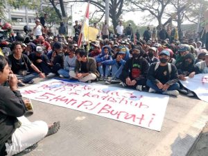 Tindak Lanjut Laka Lantas Dump Truk Bermuatan Tanah Lindas Bocah Usia 6 Tahun Hingga Tewas, Puluhan Mahasiswa Unjuk Rasa