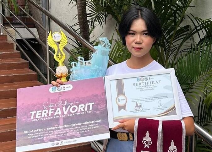 Gadis Blitar Penembus Batas: Clara Aprilia Sabet Juara Favorit Duta Pelajar Remaja Jatim 2026