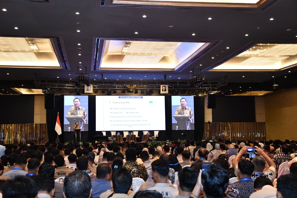 Badan Gizi Nasional (BGN) menggelar pengarahan dan evaluasi kepada Kasatpel, mitra, serta yayasan, di Hotel Grand Mercure Maha Cipta Medan Angkasa, Jumat (6/2/2026).