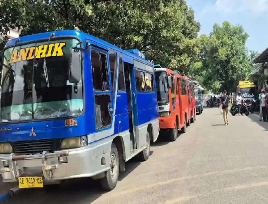 Polemik Trayek Bus Kalisari di Badegan: Dishub Ponorogo Dinilai Abaikan Izin Provinsi