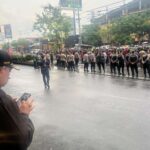 Demo Buruh di Jantung Kota: Dialog Jadi Solusi, Pengacara Soroti Dampak Aksi di Depan LPS Surabaya