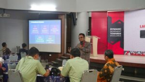 Universitas Dinamika Surabaya Luncurkan Program X-CEL 3+1, Mahasiswa Siap Kerja dengan Pengalaman Profesional