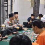 Kapolrestabes Surabaya Gelar Buka Puasa Bersama Tahanan
