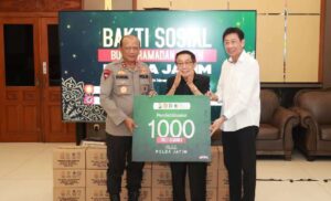 Bantuan Sosial Polda Jatim, Yayasan Serahkan 1000 Paket