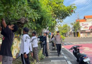 Tiga Pilar Kelurahan Kepatihan Bojonegoro Tata Pusat Kota Melalui Kerja Bakti