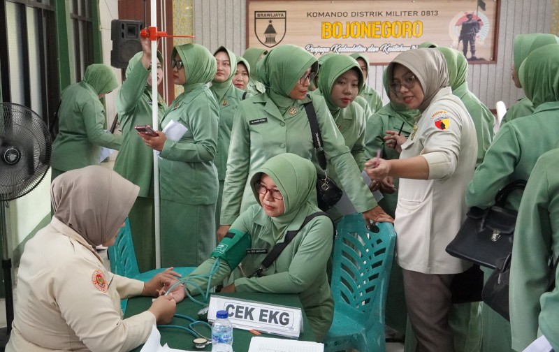 Sambut HUT ke-80, Persit KCK Kodim 0813 Bojonegoro Gelar Skrining Jantung dan HPV DNA