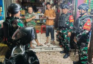Koramil 07/Cipayung dan Komduk Gelar Patroli/Siskamling Keliling Sisir Lubang Buaya, Antisipasi Tawuran dan Cuaca Ekstrem