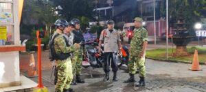 Koramil 08/Duren Sawit Gelar Patroli Keliling Jaga Keamanan dan Antisipasi Cuaca Ekstrim
